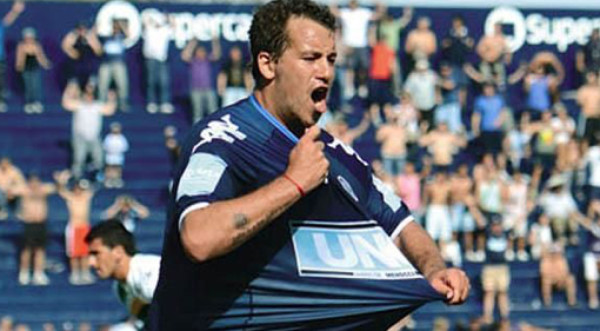 Sorprendente gol de mediocampo en Argentina