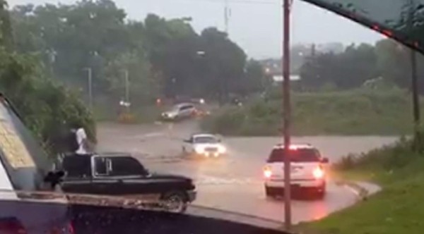 FOTOS: El caos que desató más de una hora de lluvia en San Pedro Sula