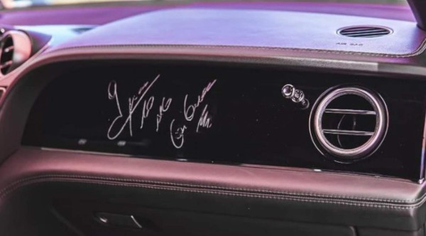 Gignac pone a la venta su Bentley: cuánto está pidiendo por la lujosa máquina y tiene su firma en el tablero