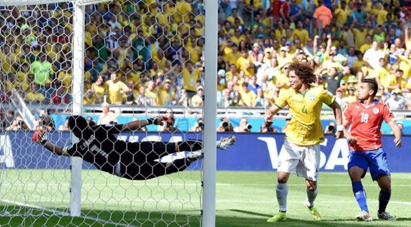 Brasil eliminó a Chile en los penales y pasó a cuartos.