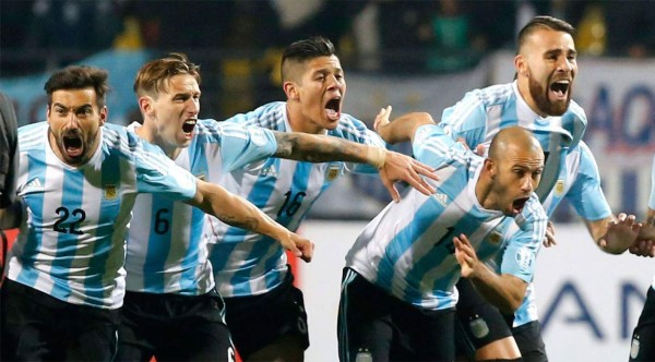 Argentina sufre en penales pero se mete a semifinales de Copa América