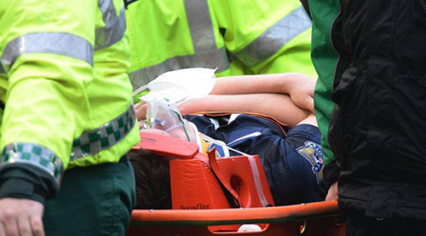 VIDEO: Phil Jones sufre conmoción cerebral y es hospitalizado