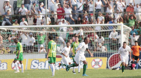 Platense no dejó celebrar a Marathón