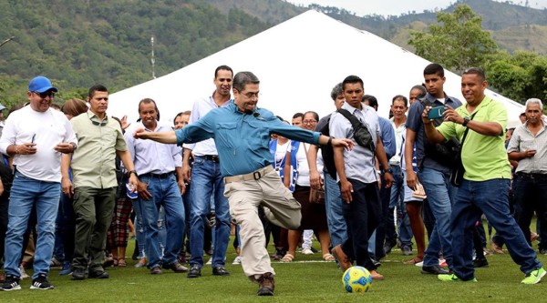 Inauguran un bonito estadio en el municipio de El Porvenir, Francisco Morazán