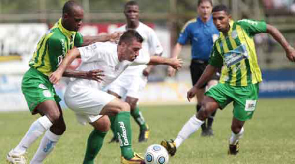 Platense no dejó celebrar a Marathón