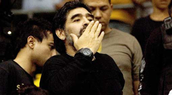 Maradona dice que ama a Fidel Castro