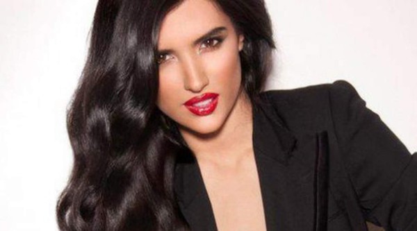 Anara Atanes, la modelo británica que tiene llorando a Samir Nasri