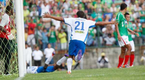 Olimpia sepulta invicto de Marathón