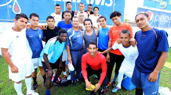 Rambo de León entrena con Platense