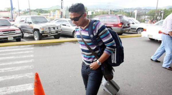 Emilio viaja en silencio a Escocia