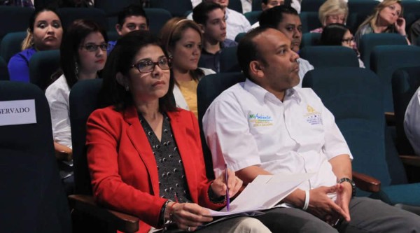 FOTOS: Así era Hilda Hernández, la hermana de JOH que murió en el accidente aéreo