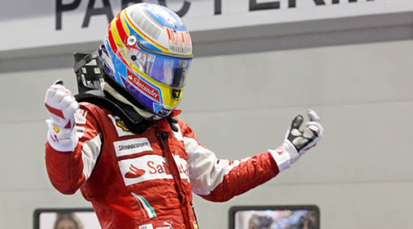 Fernando Alonso gana en Singapur