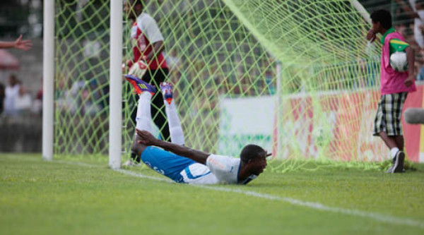 Olimpia sepulta invicto de Marathón