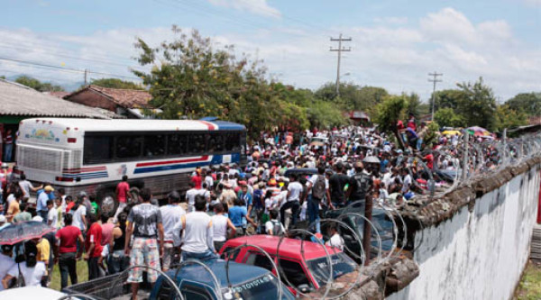 Lanzan piedras al bus donde iba Olimpia