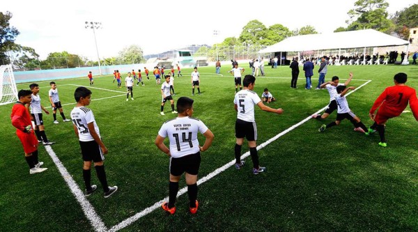 Así es la espectacular cancha sintética que fue inaugurada en Santa Lucía