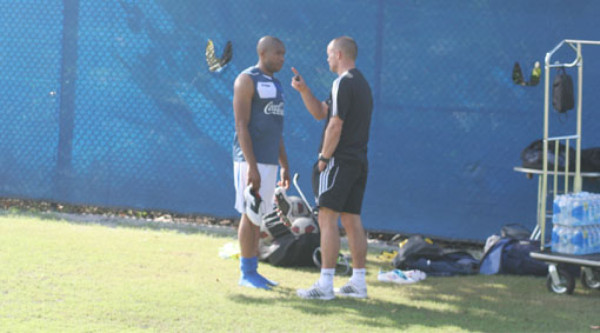 Claros, convocado por Wilson Palacios