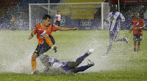 Victoria hace patinar más al Motagua