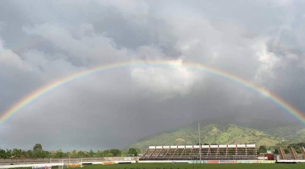 Fotos: Encienden la primera torre de luz en el Estadio Francisco Martínez de Tocoa