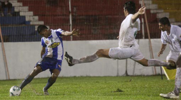 Victoria le pasó por encima al Platense