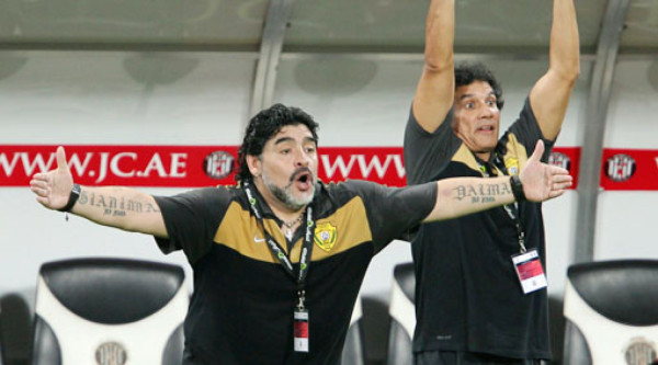 Maradona debuta con derrota en Emiratos Árabes
