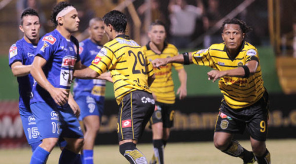 EN VIVO: R. España vuelve a decepcionar