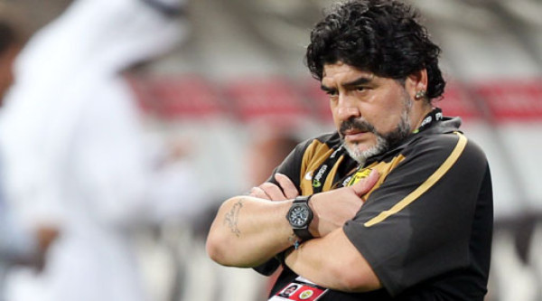 Maradona debuta con derrota en Emiratos Árabes