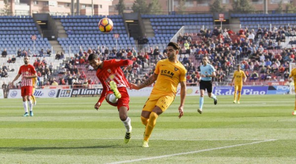 ¡Tremenda actuación de Jona Mejía! Se hizo presente con dos asistencias en victoria de su equipo