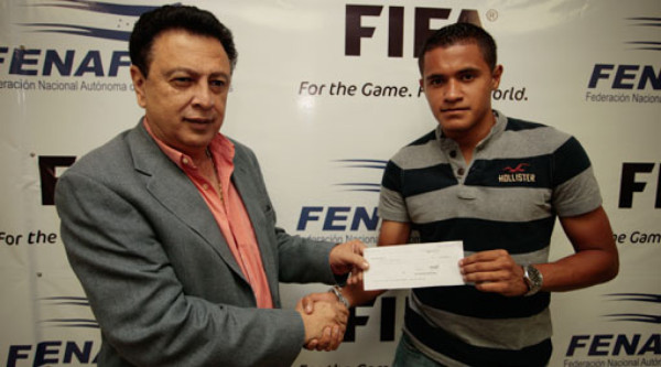 Sub 23 de Honduras recibió premio por clasificar