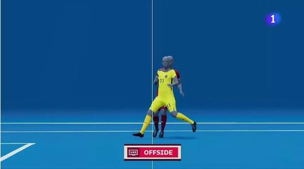 El momento exacto en el que el VAR tiró la posición offside de Michael Estrada, delantero de Ecuador.