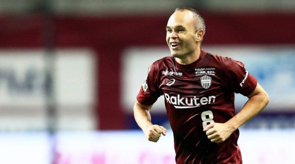 Los 10 futbolistas más ricos del mundo: Chico de 22 años del Leicester City, en el primer lugar