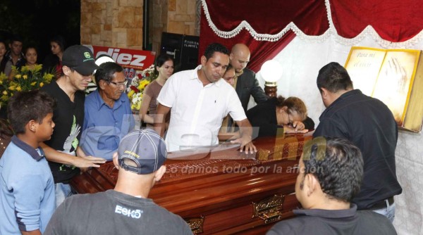 FOTOS: Llanto y dolor en velatorio de Walter López en Ocotepeque