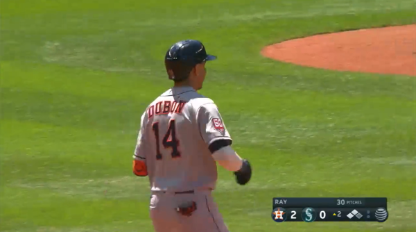 ¡A punto de ser home-run! Batacazo, doble y carrera de Mauricio Dubón en triunfo de los Astros en Seattle