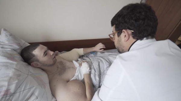 El rotundo cambio del 'Popeye' ruso: se sometió a una cirugía para salvar su vida