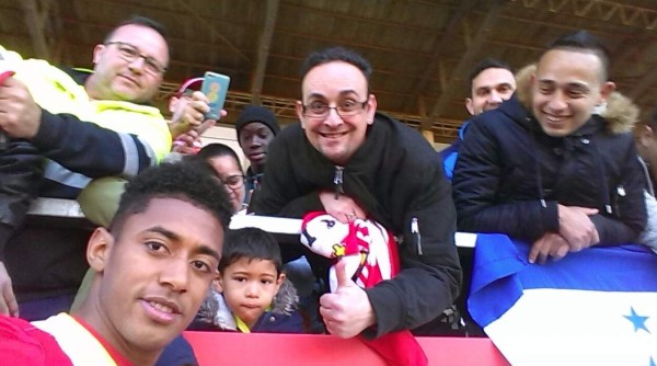 ¡Como en casa! Hinchas hondureños y su gran recibimiento al Choco Lozano