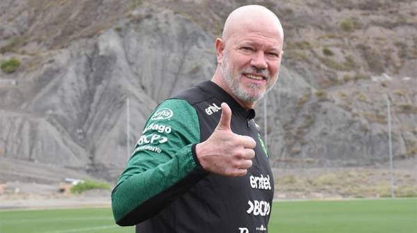 Antonio Carlos Zago dejó de ser el entrenador de Bolivia tras el fracaso y ahora piensan en el Mundial con Óscar Villegas.