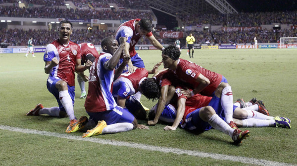 México se va al repechaje y de panzazo