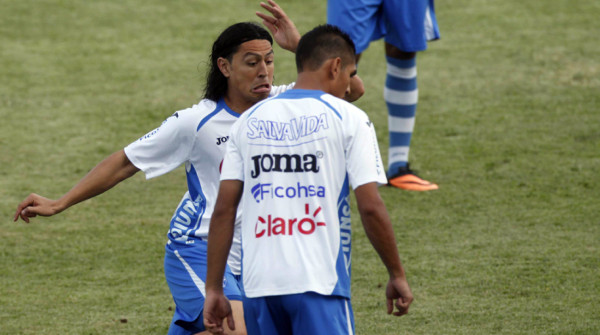 Roger Espinoza: 'Si perdemos, morimos”