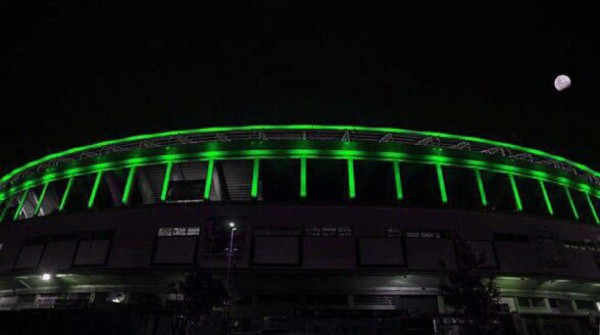 Monumentos y estadios de fútbol se iluminan de verde en homenaje al Chapecoense