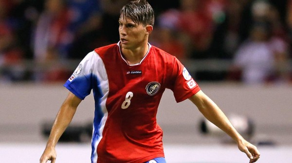 Bryan Oviedo siente 'nostalgia” por no poder ir al Mundial