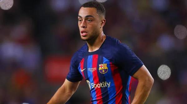 Dest pertenece al Barcelona, aunque esta temporada la jugó cedido en el PSV de Países Bajos.