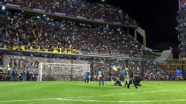 La 'Bombonera' explotó de alegría con Carlos Tévez