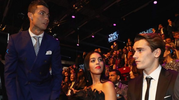 Cristiano Ronaldo y su novia Georgina Rodriguez deslumbran en premios The Best