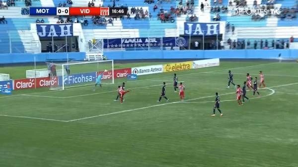 Una captura de la gran tapada de Marlon Licona ante la “Flecha” Bernárdez.