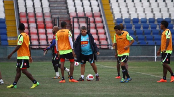Panamá alista el amistoso contra Perú con una selección de la liga local