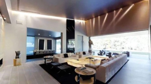 La increíble mansión de Hazard en Madrid al descubierto: 6 habitaciones y sala de cine&nbsp;&nbsp;