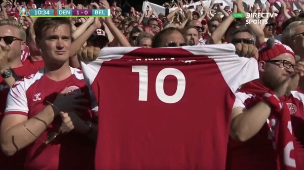 Minuto de aplausos y pancartas gigantes: El conmovedor homenaje a Eriksen durante el Dinamarca-Bélgica