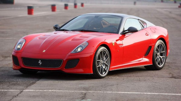 Los autos que Cristiano Ronaldo guarda como su colección