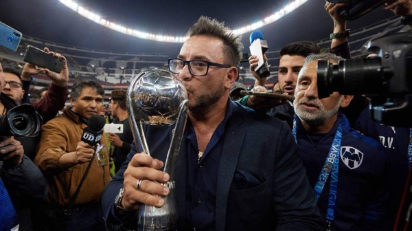 Fichajes: Cruz Azul anuncia refuerzo, 'bomba' en la Liga MX y Antonio Mohamed es noticia