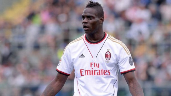 Mujeres, cárcel, mucho tabaco y despedido: Los escándalos que han frustrado la vida de Balotelli