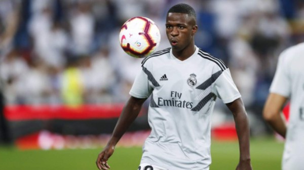 Mercado de fichajes: Real Madrid pretende a delantero y las dos bajas que anunciaría Barcelona